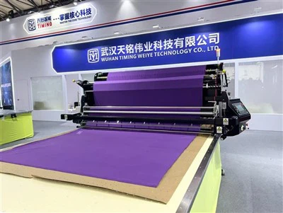 Напълно автоматична машина за разстилане на трикотаж